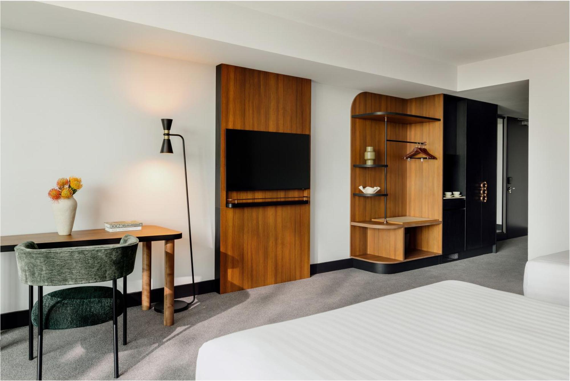Crowne Plaza Adelaide Mawson Lakes By Ihg Exterior photo
